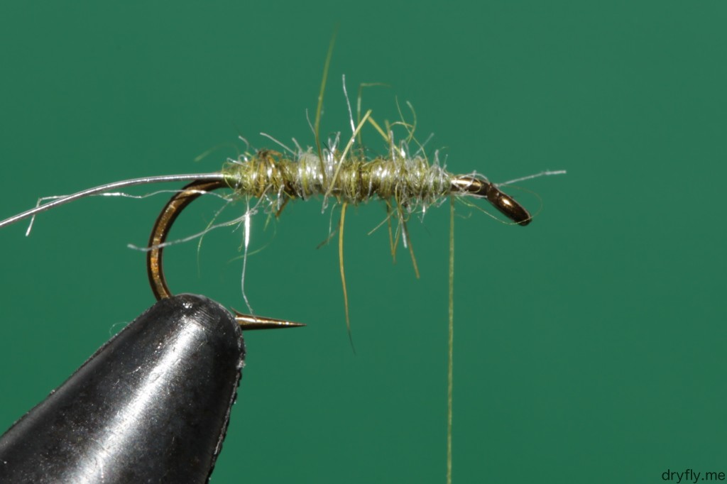 2013.04.dryfly.me.dubbing_hares_ear_plus_on_hook