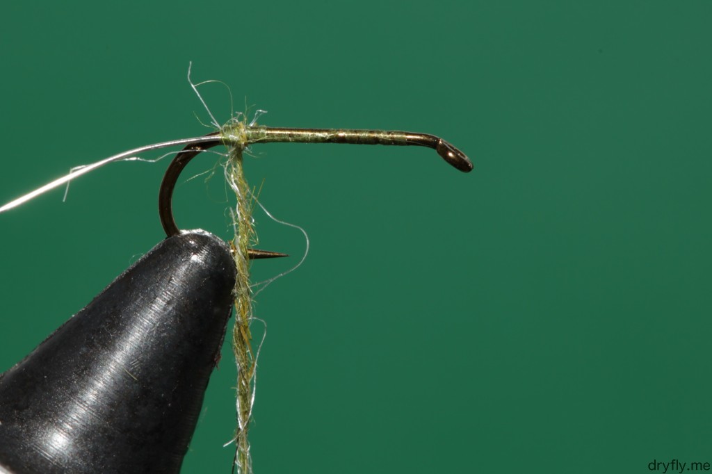 2013.04.dryfly.me.dubbing_hares_ear_plus_on_thread