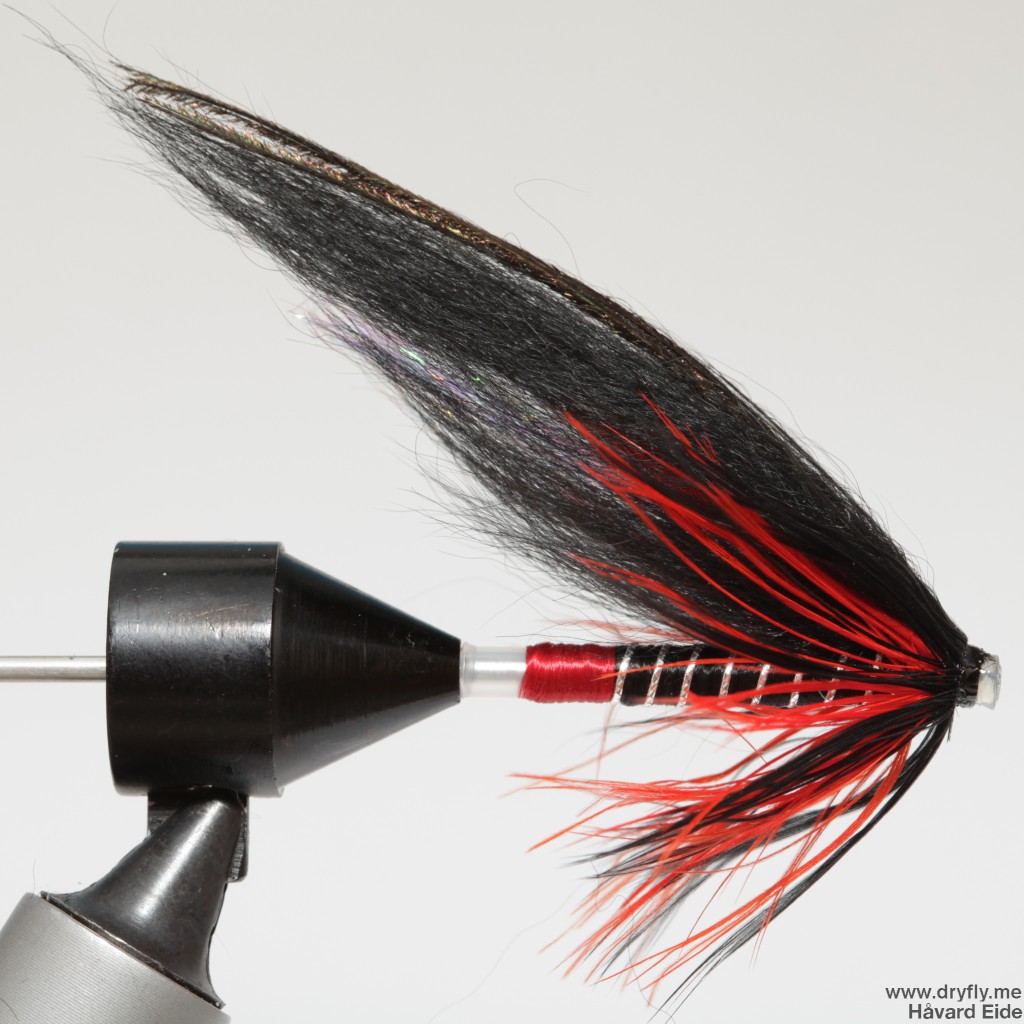 dryfly.me.2013.12.21.tube2_red_black