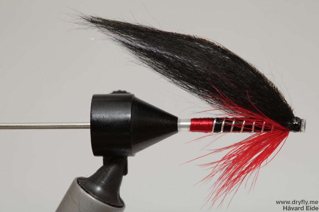 dryfly.me.2013.12.21.tube_red_black