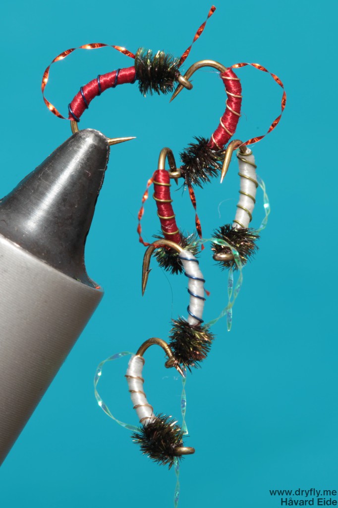 dryfly.me.2013.12.30.peacock_flash_midge_red_4
