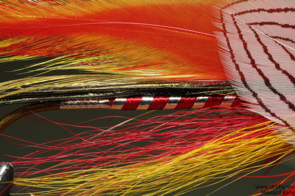 2014.10.30.dryfly.me.mickey_ghost_red_body