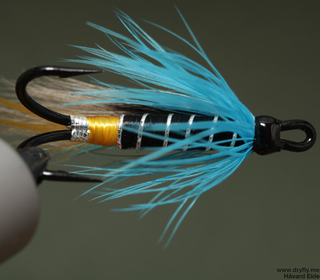 2014.12.29.dryfly.me.blue_charm_bottom