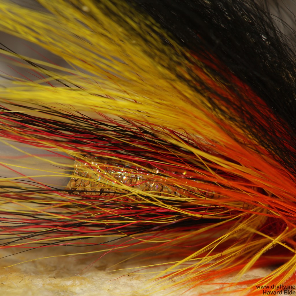 2015.01.17.dryfly.me.willie_gun_tube_bucktail_close